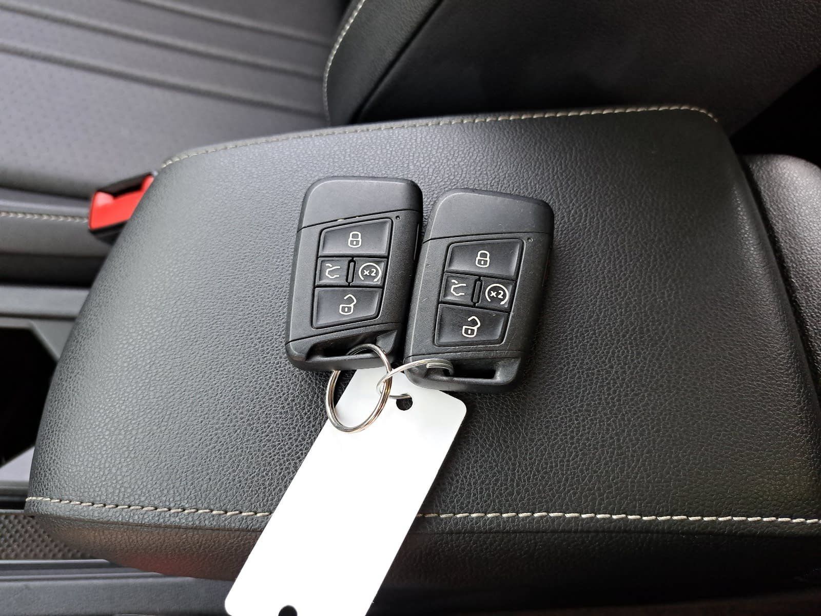Used 2023 Volkswagen Tiguan SE R-Line FWD image 41