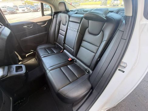 Used 2022 Volvo S60 B5 Momentum AWD/4WD image 12