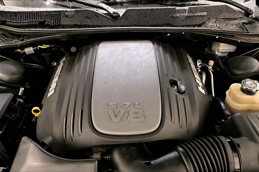 Used 2014 Dodge Challenger R/T RWD image 25