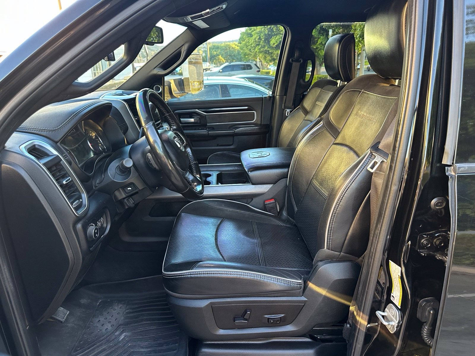 Used 2021 RAM 2500 Laramie AWD/4WD image 2