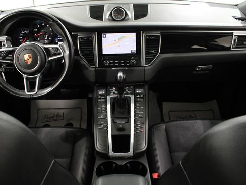 Used 2018 Porsche Macan AWD/4WD image 2