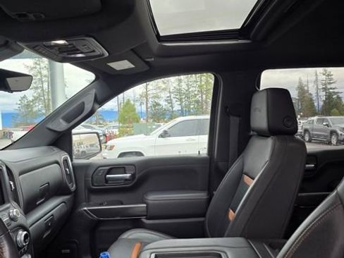 Used 2021 GMC Sierra 1500 AT4 w/ AT4 Premium Package image 11