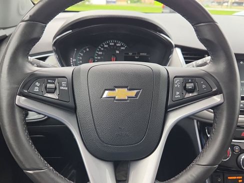 Used 2017 Chevrolet Trax Premier w/ Driver Confidence II Package AWD/4WD image 15