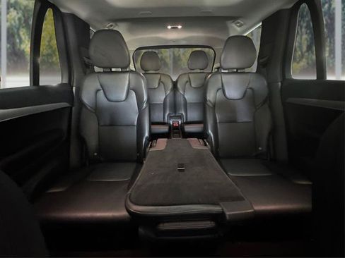 Used 2022 Volvo XC90 T5 Momentum AWD/4WD image 33