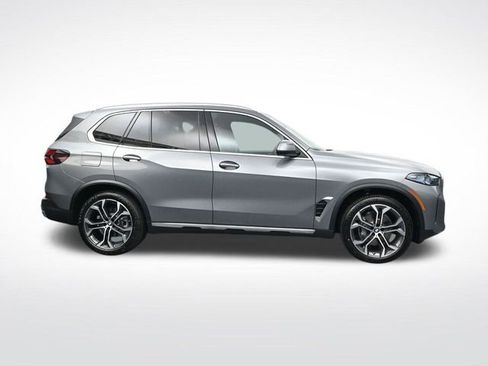 New 2026 BMW X5 xDrive40i w/ Climate Comfort Package image 3