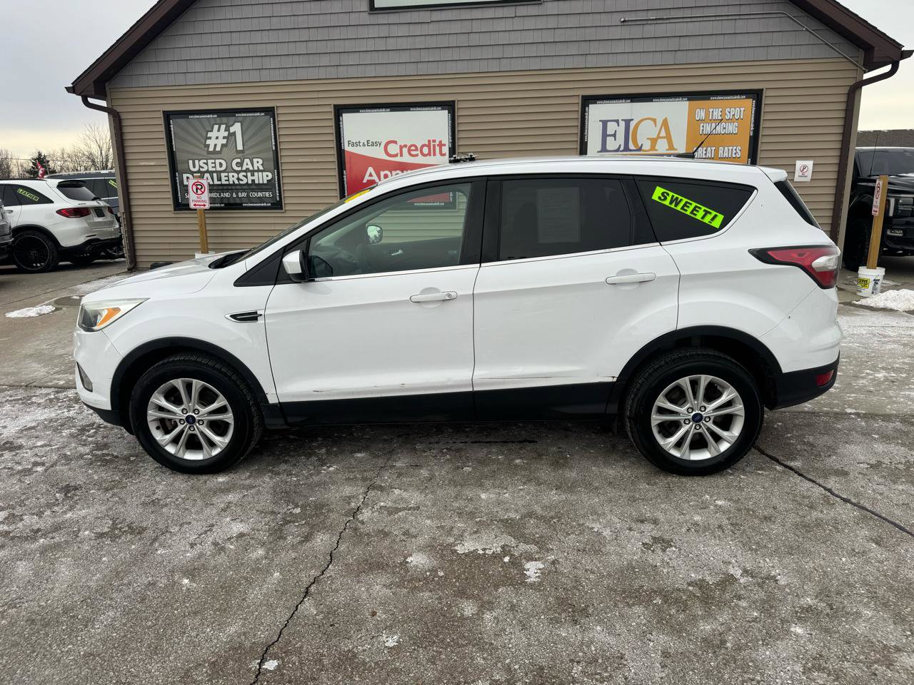 Used 2017 Ford Escape SE w/ SE Cold Weather Package AWD/4WD image 8
