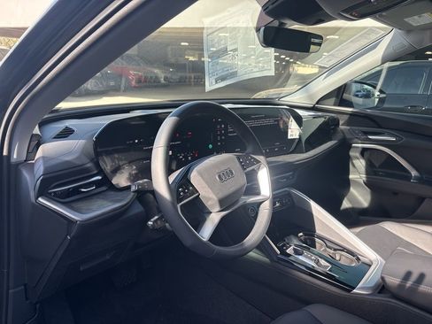 New 2025 Audi Q5 Premium image 12
