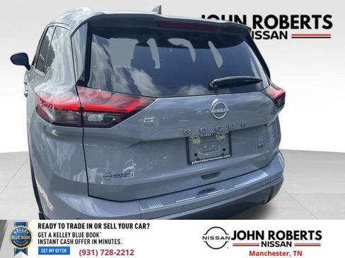 Certified 2025 Nissan Rogue SL FWD image 10