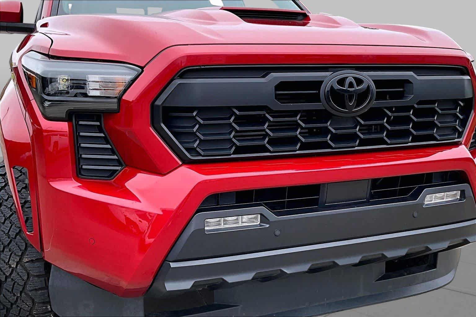 Used 2024 Toyota Tacoma TRD Sport w/ TRD Sport Upgrade Package AWD/4WD image 28