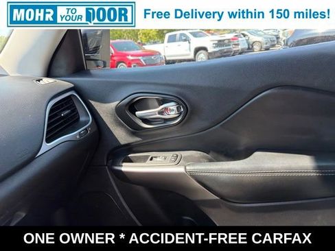 Used 2021 Jeep Cherokee Latitude Lux w/ Comfort/Convenience Group AWD/4WD image 29