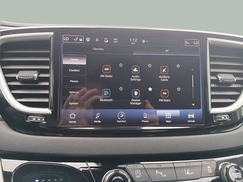 Used 2024 Chrysler Pacifica Touring-L FWD image 16