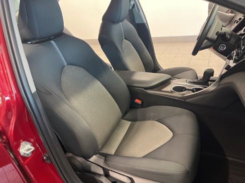 Used 2021 Toyota Camry LE image 20