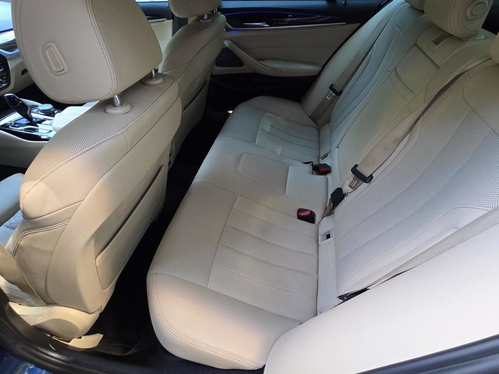 Used 2021 BMW 530i xDrive w/ Premium Package AWD/4WD image 9