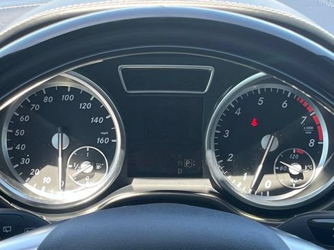 Used 2016 Mercedes-Benz GL 550 4MATIC image 23