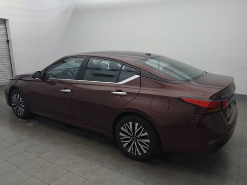 Used 2024 Nissan Altima 2.5 SV FWD image 3