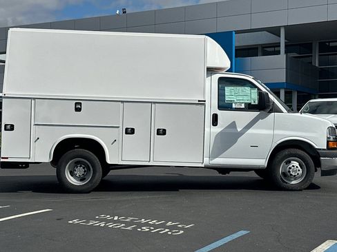 New 2024 Chevrolet Express 3500 w/ Power Convenience Package image 2