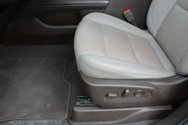 Used 2022 Chevrolet Tahoe LT w/ Luxury Package AWD/4WD image 39