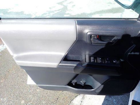 Certified 2018 Toyota Tacoma SR w/ SR Convenience Package image 20