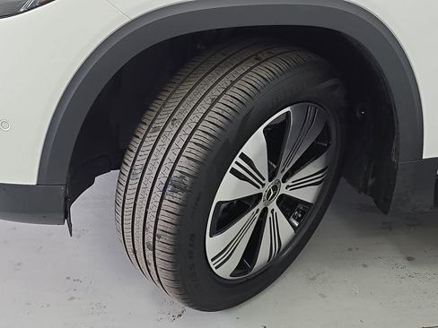 Certified 2023 Mercedes-Benz EQB 300 4MATIC image 33