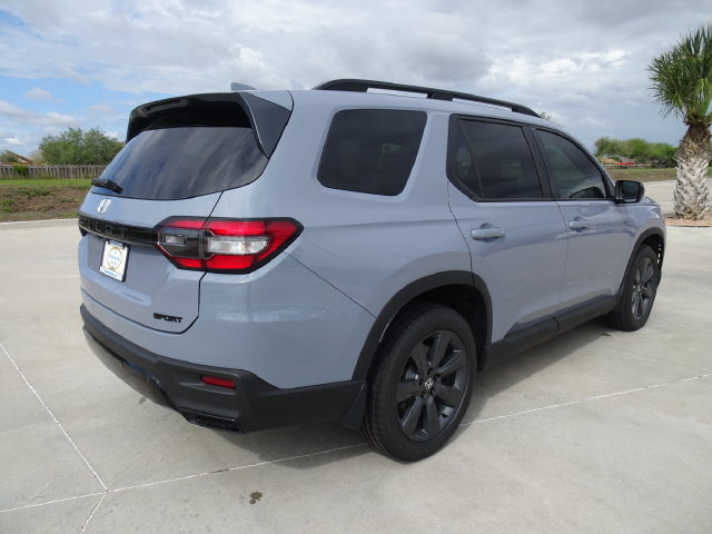 New 2026 Honda Pilot Sport image 4