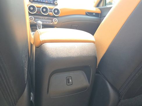 Used 2023 Nissan Sentra SV w/ SV Premium Package FWD image 21