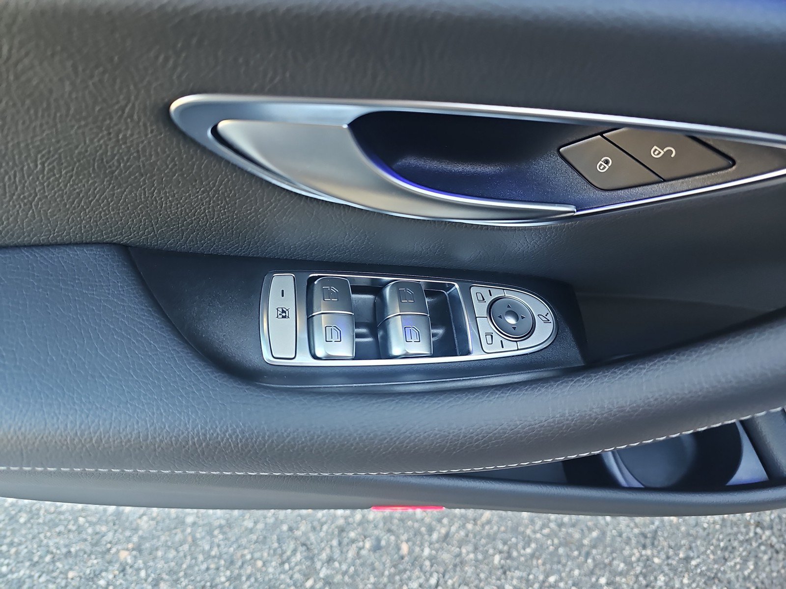 Used 2023 Mercedes-Benz E 350 4MATIC Sedan image 12