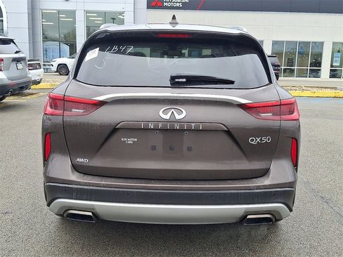 Used 2019 INFINITI QX50 Essential w/ Premium Heat Package image 5