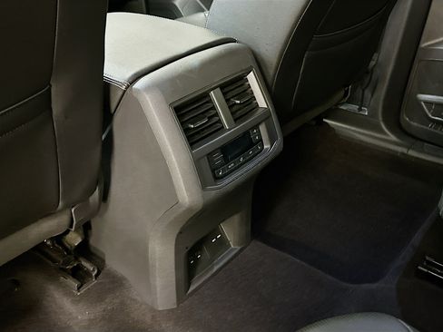 Used 2021 Volkswagen Atlas SEL Premium AWD/4WD image 29