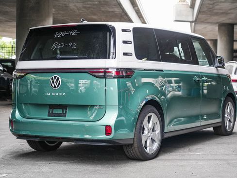 New 2025 Volkswagen ID. Buzz Pro S Plus AWD/4WD image 6