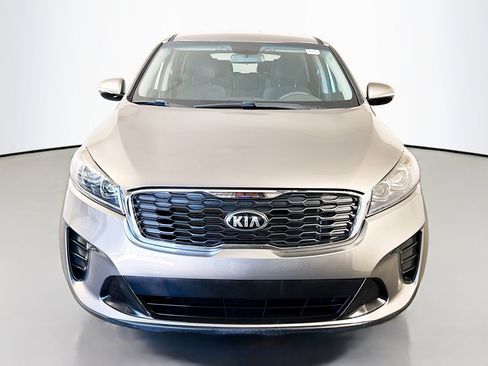 Used 2019 Kia Sorento L FWD image 2