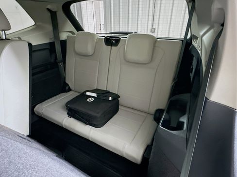 Used 2019 Volkswagen Tiguan SE FWD image 28