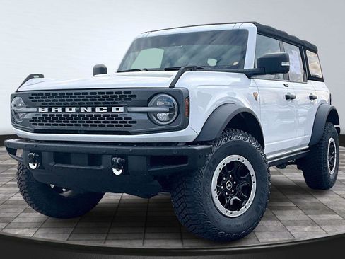 Used 2021 Ford Bronco Badlands image 1