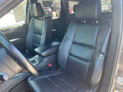 Used 2021 Jeep Grand Cherokee Limited image 15