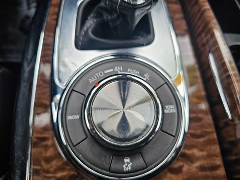 Used 2020 Nissan Armada SL w/ Premium Package image 29