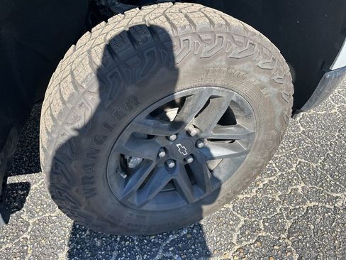 Used 2024 Chevrolet Silverado 1500 LT Trail Boss w/ LT Trail Boss Premium Package image 13