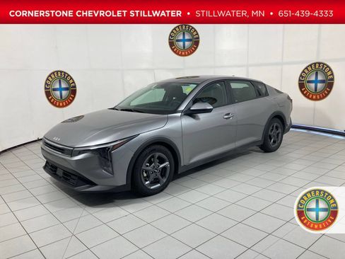 Used 2025 Kia K4 FWD image 1