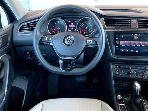 Used 2020 Volkswagen Tiguan SE image 6