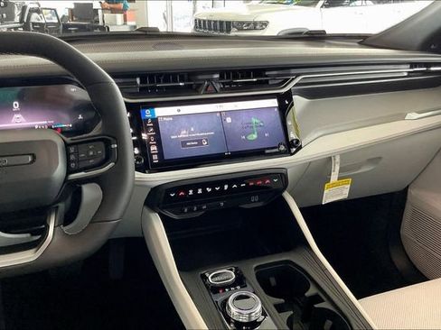 New 2026 Jeep Cherokee Limited image 5