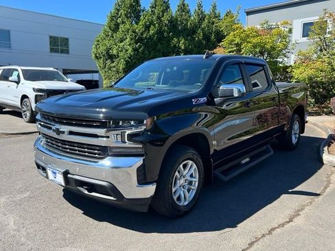 Used 2021 Chevrolet Silverado 1500 LT w/ Z71 Off-Road Package AWD/4WD image 3
