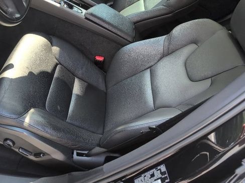 Used 2021 Volvo XC60 T6 Momentum w/ Protection Package Premier AWD/4WD image 18