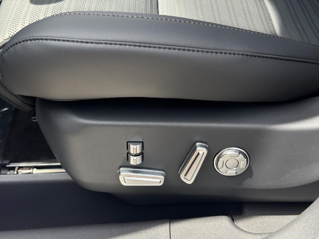 New 2026 Lincoln Nautilus Reserve AWD/4WD image 19