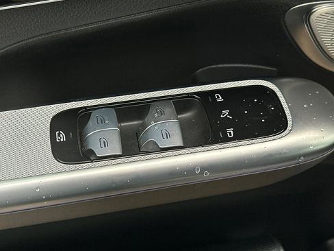 Certified 2025 Mercedes-Benz GLC 300 image 26