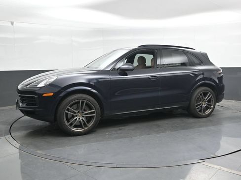 Used 2023 Porsche Cayenne AWD/4WD image 8