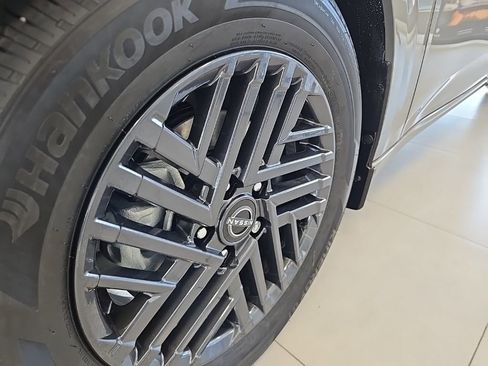 New 2026 Nissan Sentra SV w/ SV Convenience Package FWD image 4