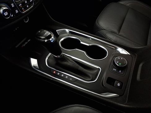 Used 2019 Chevrolet Traverse Premier image 21