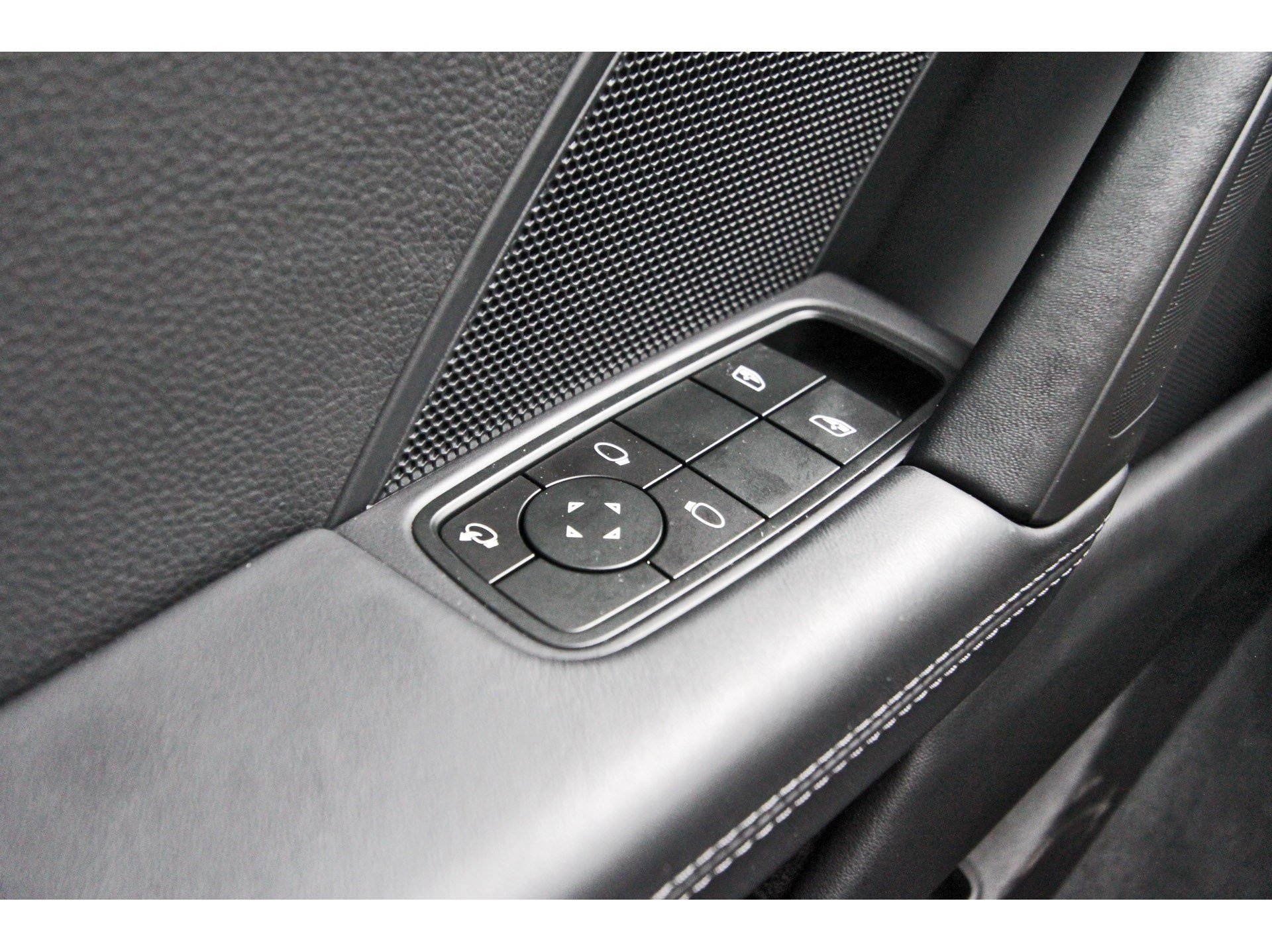 Used 2025 Porsche 911 Carrera S RWD image 18
