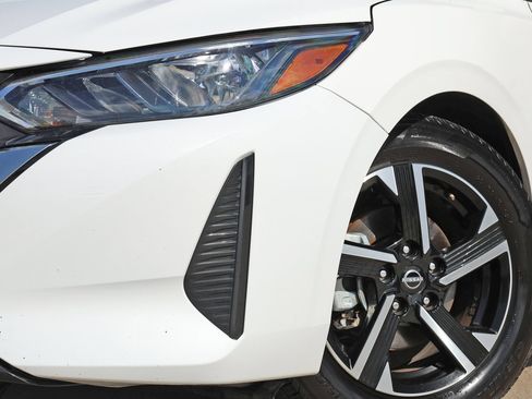 Used 2024 Nissan Sentra SV FWD image 10