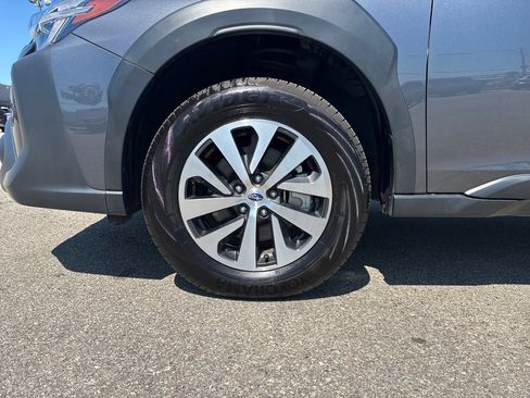 Used 2025 Subaru Outback Premium AWD/4WD image 29