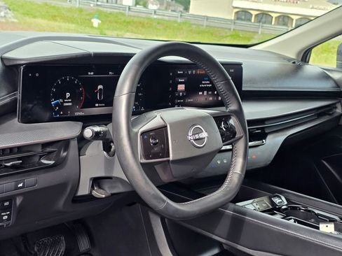 Used 2025 Nissan Murano SV AWD/4WD image 11