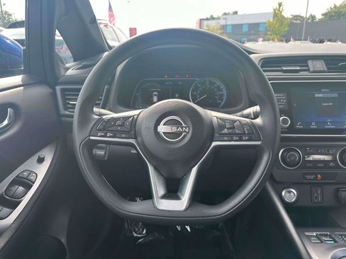 Used 2023 Nissan Leaf S image 11